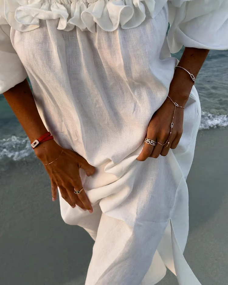 Valex Kleid – Leinenleicht. Schulternfrei. Sommertraum.