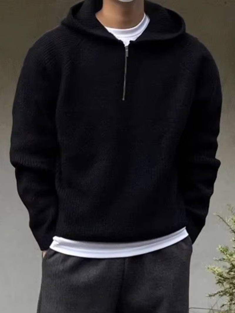 CAËL – DER STRICK-HOODIE MIT HALBZIPP FÜR MÄNNER MIT STIL