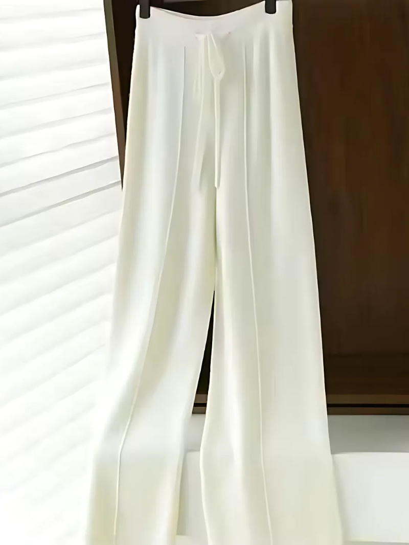 ELVINA – DIE STRICKHOSE MIT WEITEM BEIN FÜR STILVOLLE GEMÜTLICHKEIT