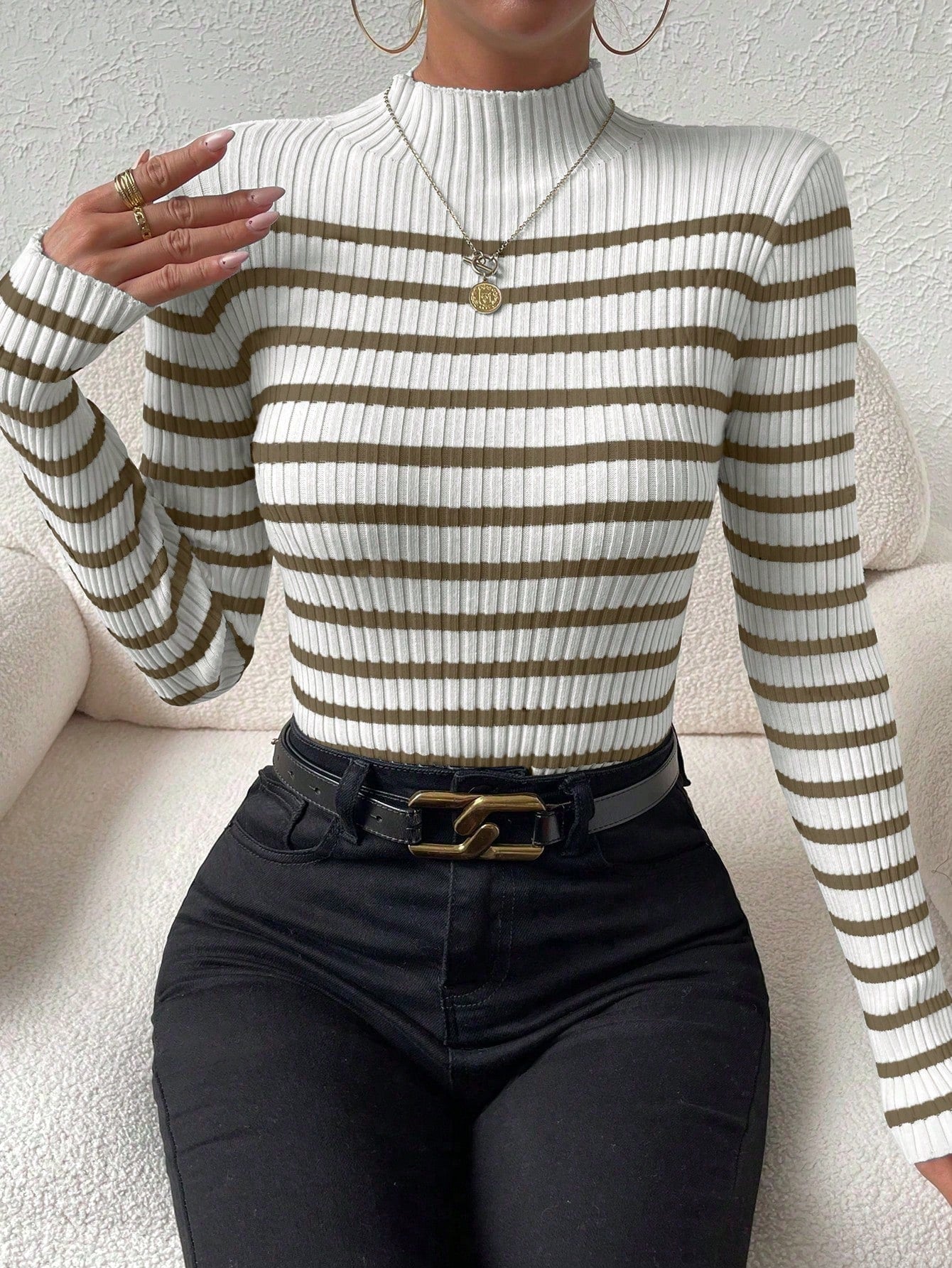 Hilda | Gestreiftes Musterpullover Mit Aufrechter Hals