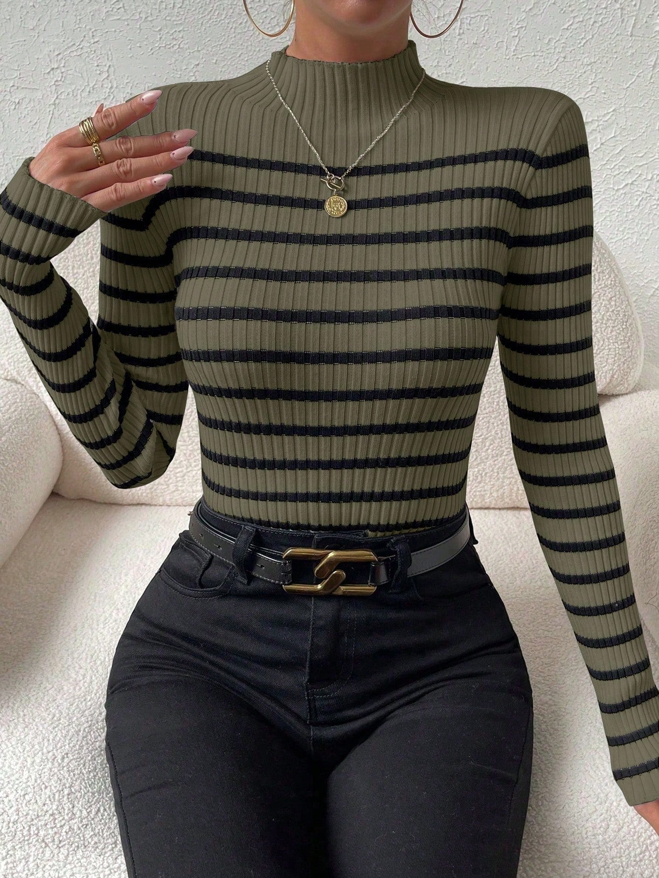 Hilda | Gestreiftes Musterpullover Mit Aufrechter Hals