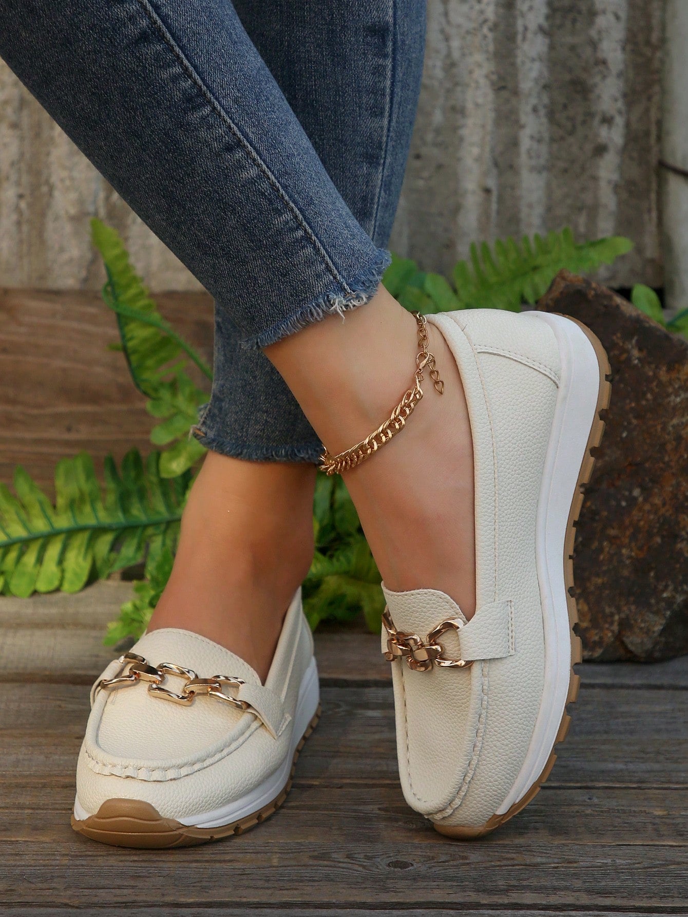 Bequeme Damen-Loafers mit elegantem Metallakzent