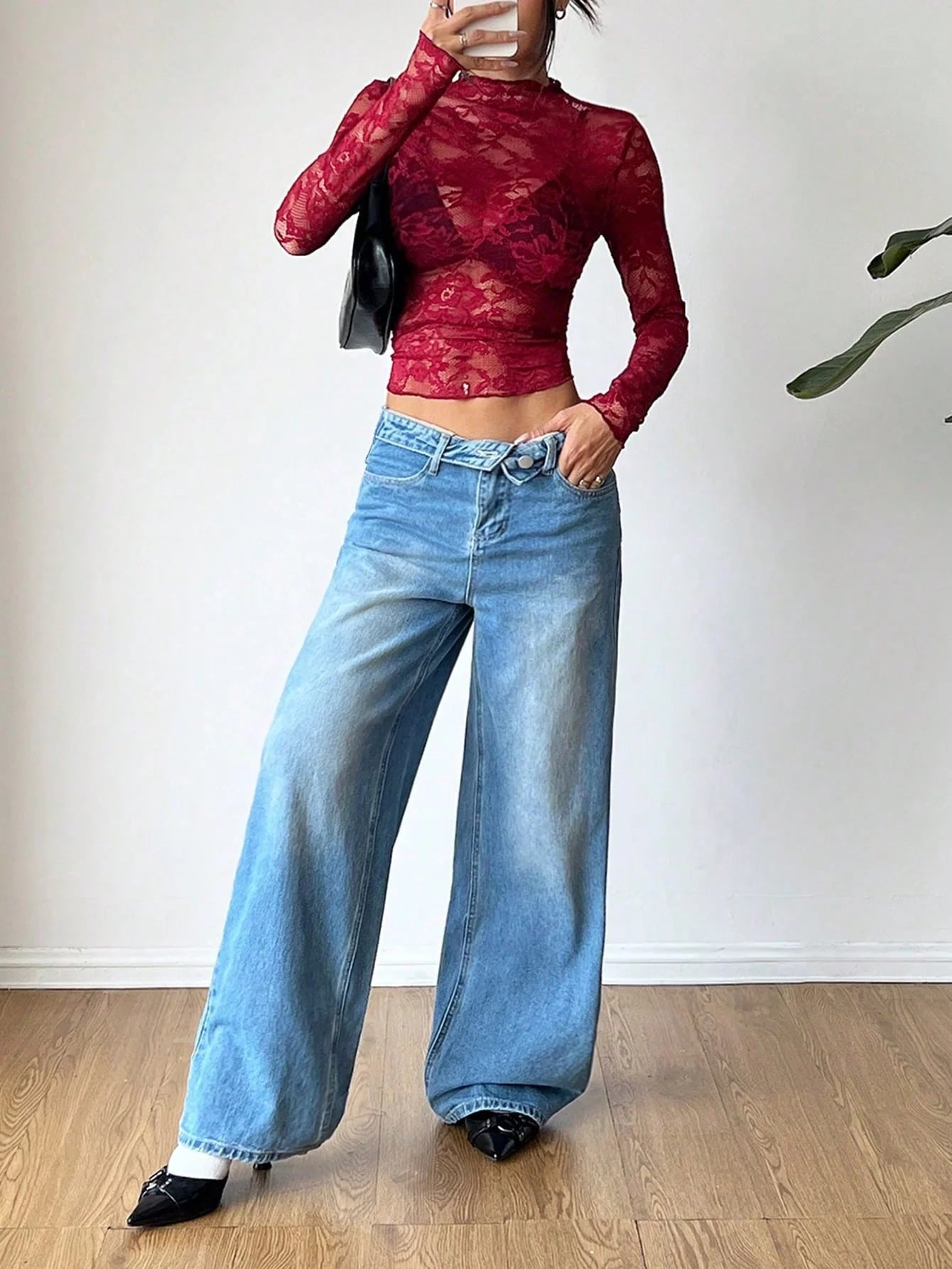 Cropped Spitzenbluse mit langen Ärmeln – Sexy, Transparent & Feminin