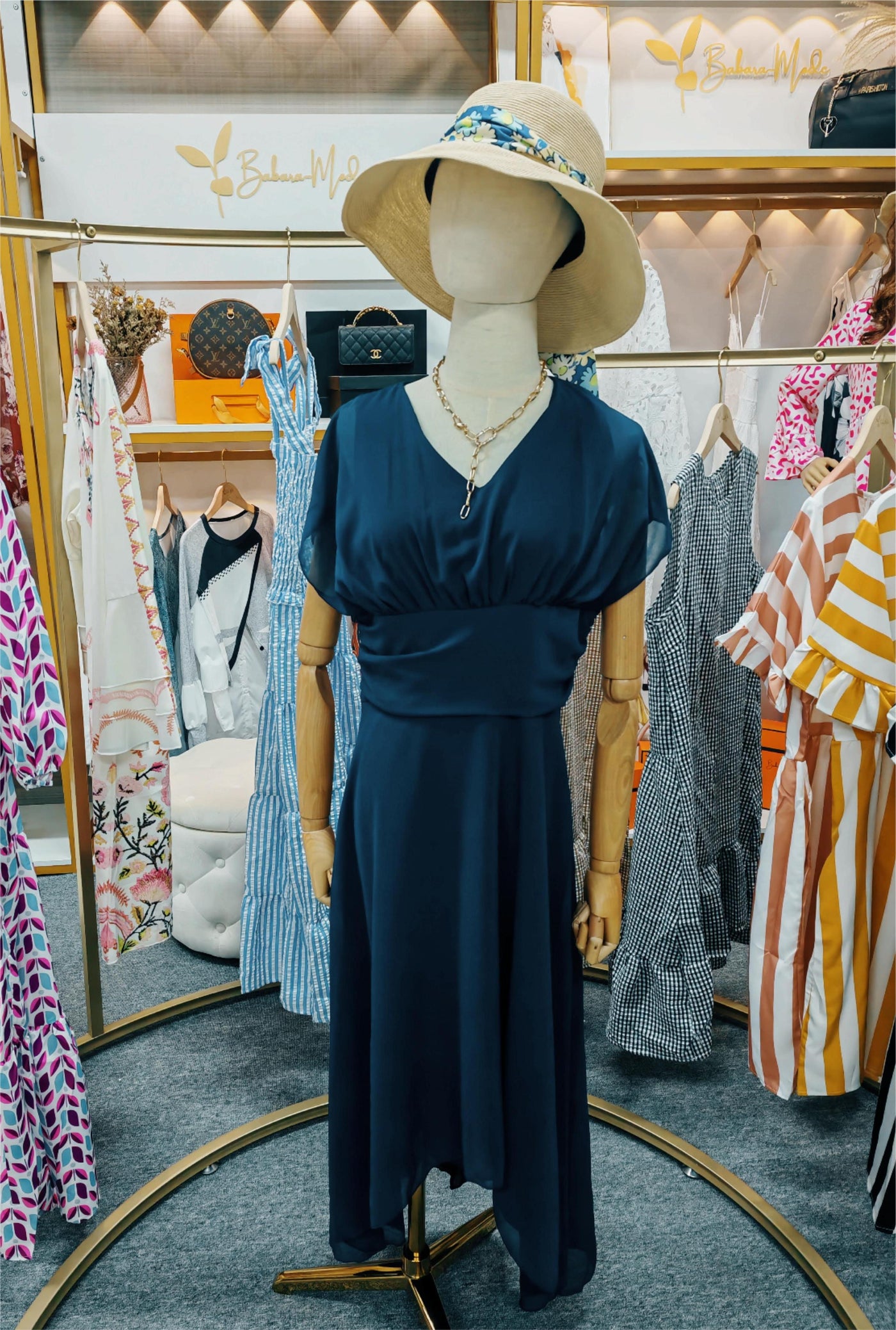 Wiktoria - Zeitloses Damenkleid