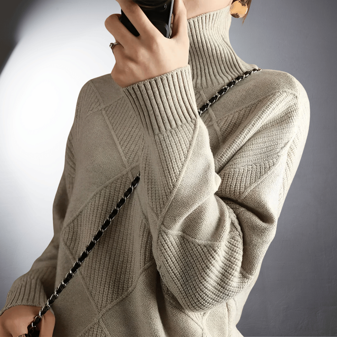 Donna | Handgemachter Pullover mit hohem Kragen