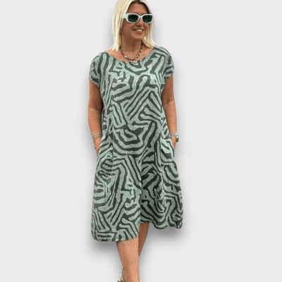 Zareni – Fließendes Kleid mit künstlerischem Print