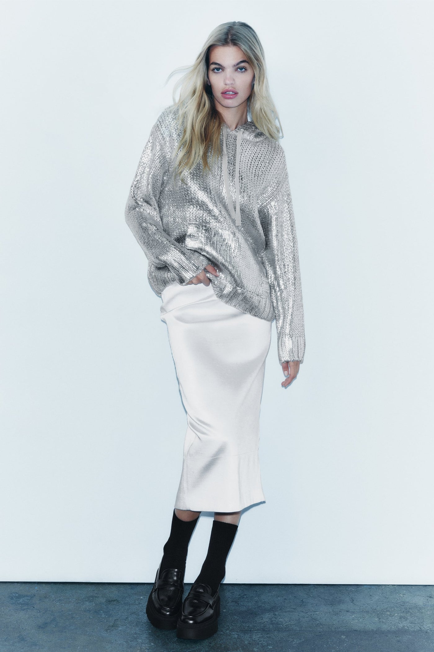 Verena | Kapuzenpullover in Silber mit Strickfolie