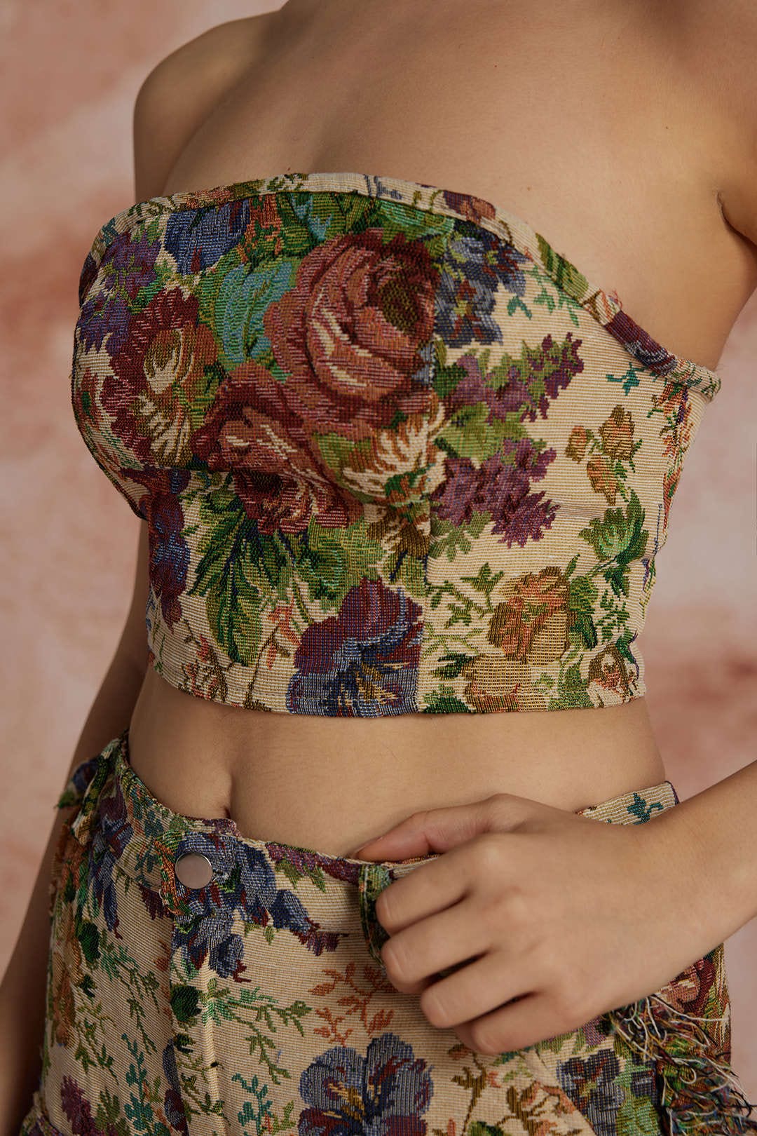 Jara | Extravagantes Zweiteiler-Set mit Bustier & bestickter Cargo-Hose