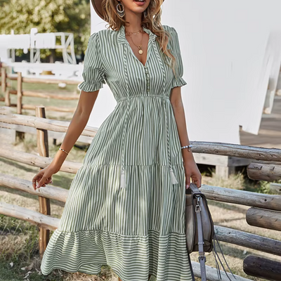 Leyna - Romantisches Landhauskleid mit Streifen & Volants