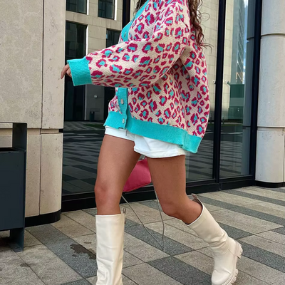 Livia – Die Strickjacke für stilvolle Akzente