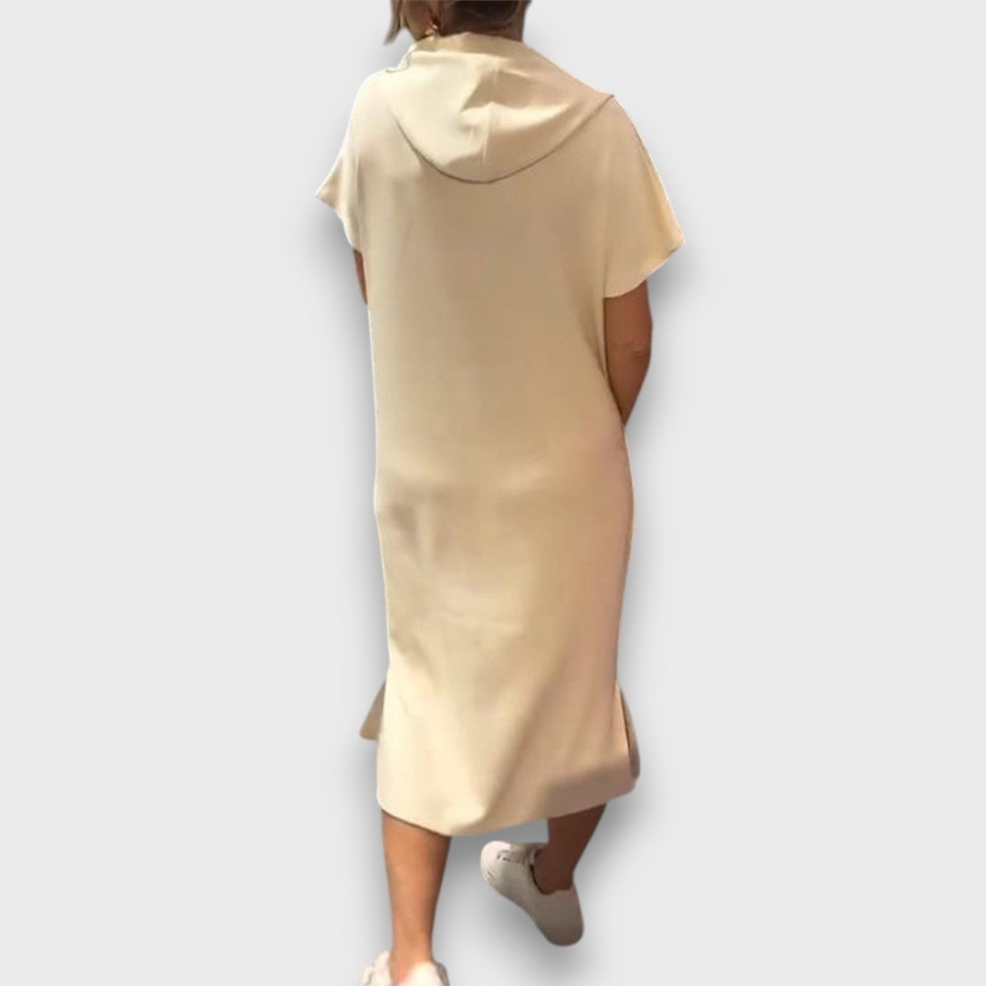 Yareni – Hoodie-Kleid mit urbanem Flair