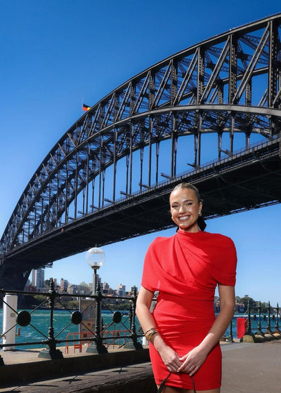 Lynn | Verführerisches Off-Shoulder Kleid in Rot
