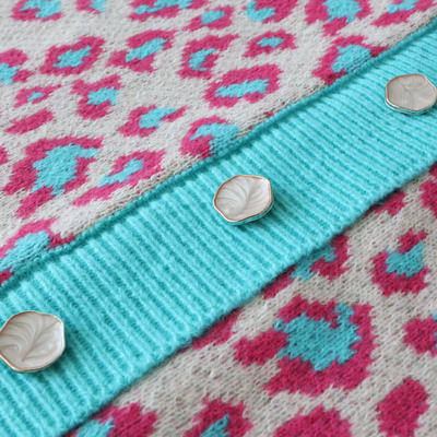 Livia – Die Strickjacke für stilvolle Akzente