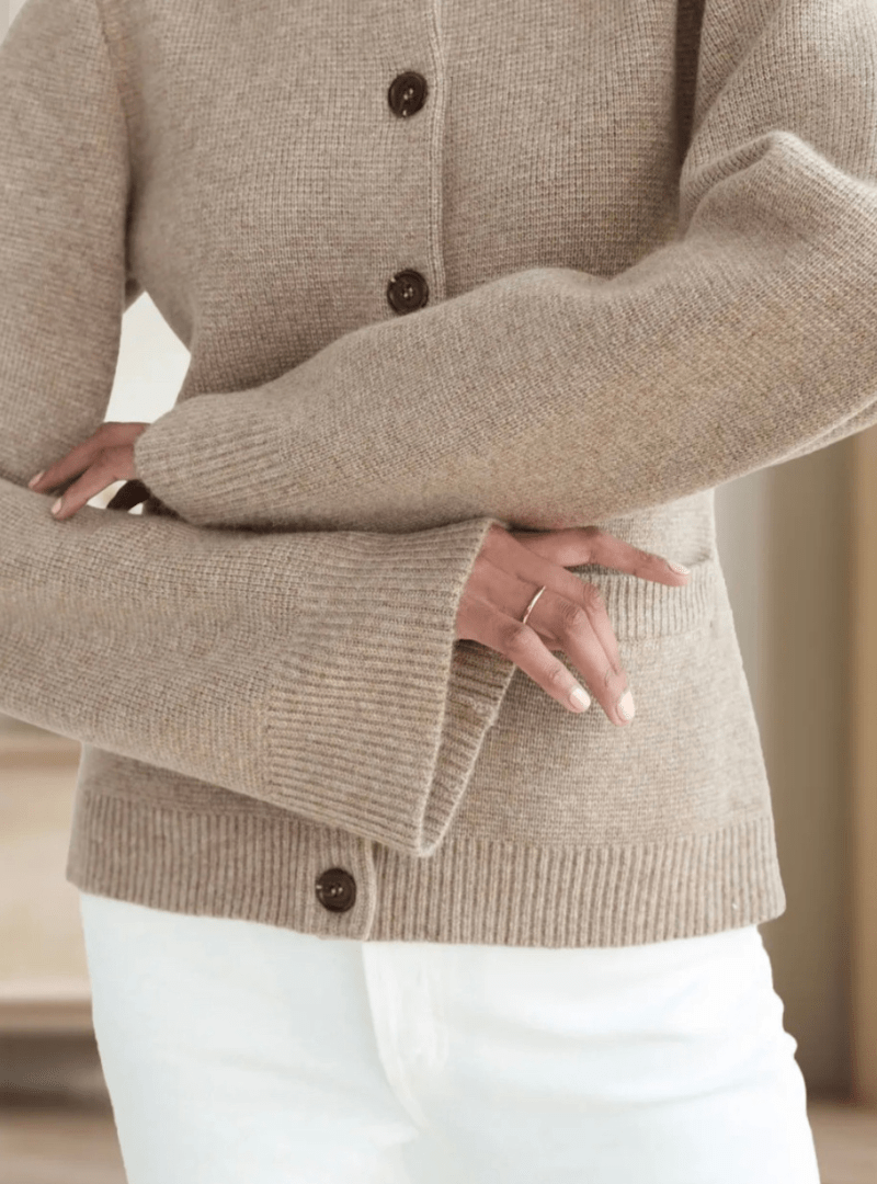Maria | Klassische Damen-Strickjacke mit Knopfleiste