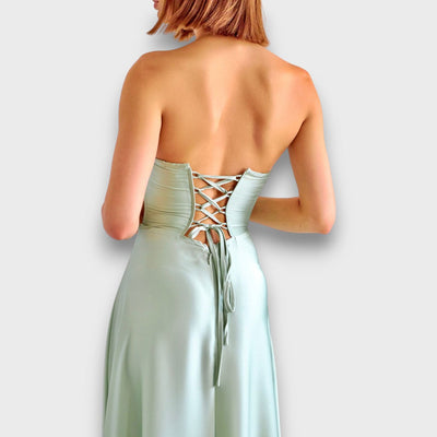 Victoria – Schulterfreies Abendkleid mit Rückenschnürung