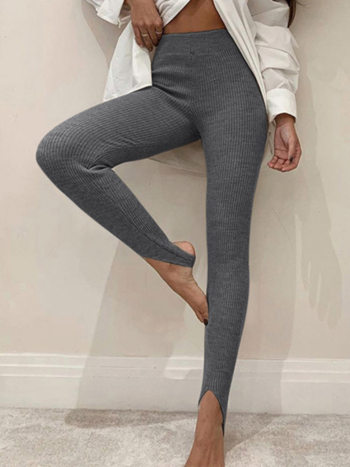Yaviel - Strukturiert Bequem Stilvoll – Die gerippten Mid-Waist Leggings für Damen