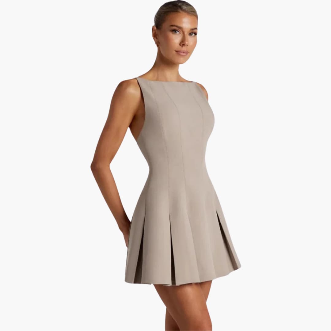 Rückenfreies Mini Faltenkleid - Für Damen mit Eleganzfaktor