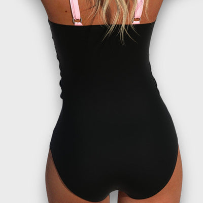 Astrid – Farbintensiver Badeanzug mit überkreuztem Vorderteil