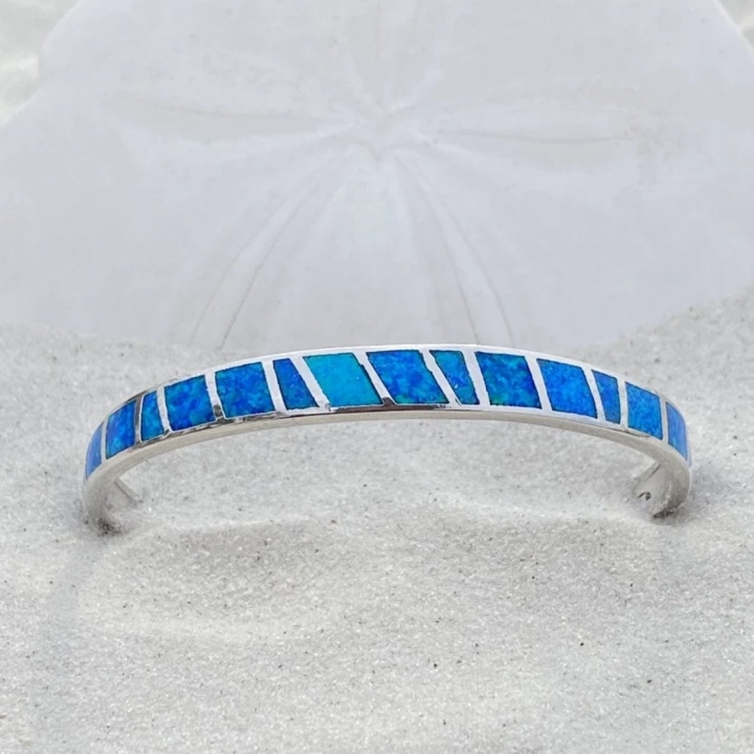 Silberarmband mit blauem Opalstein