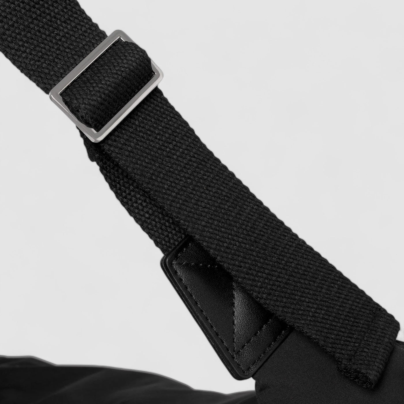 Damen Puffer Schultertasche – Leicht, Wasserabweisend & Geräumig