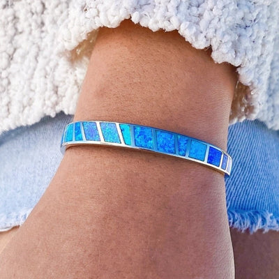 Silberarmband mit blauem Opalstein