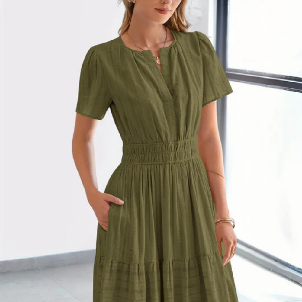 LYA – DIE SOMMERROBE FÜR EINE ROMANTISCHE UND SCHWUNGVOLLE SILHOUETTE