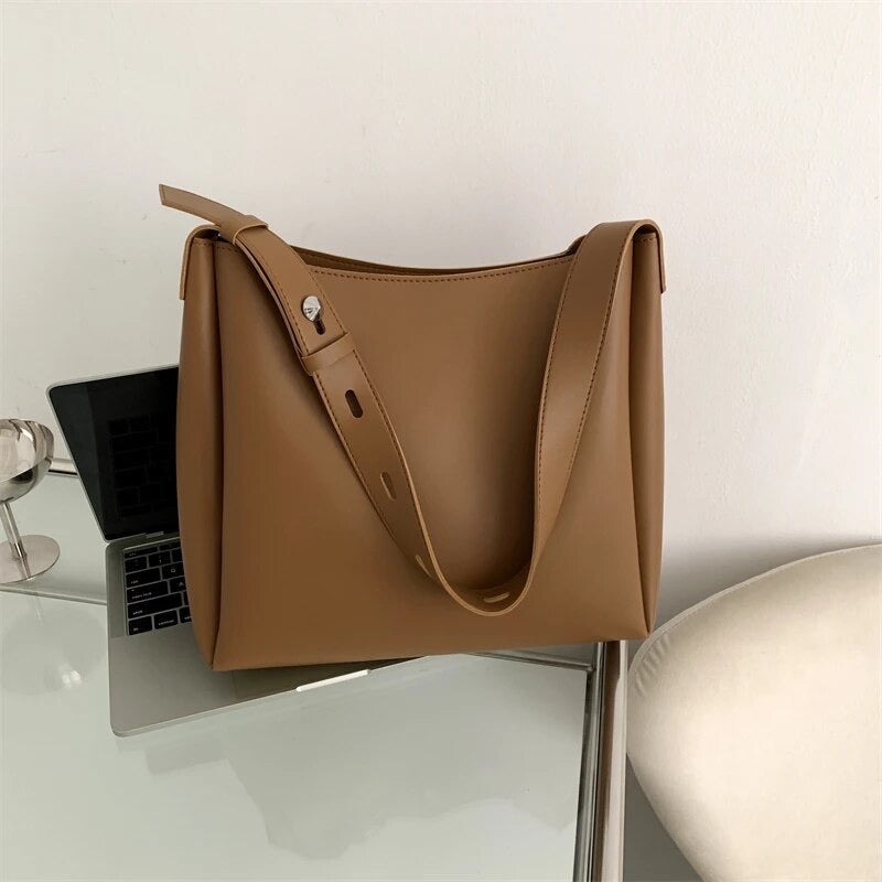 Bella - Geräumige Tasche
