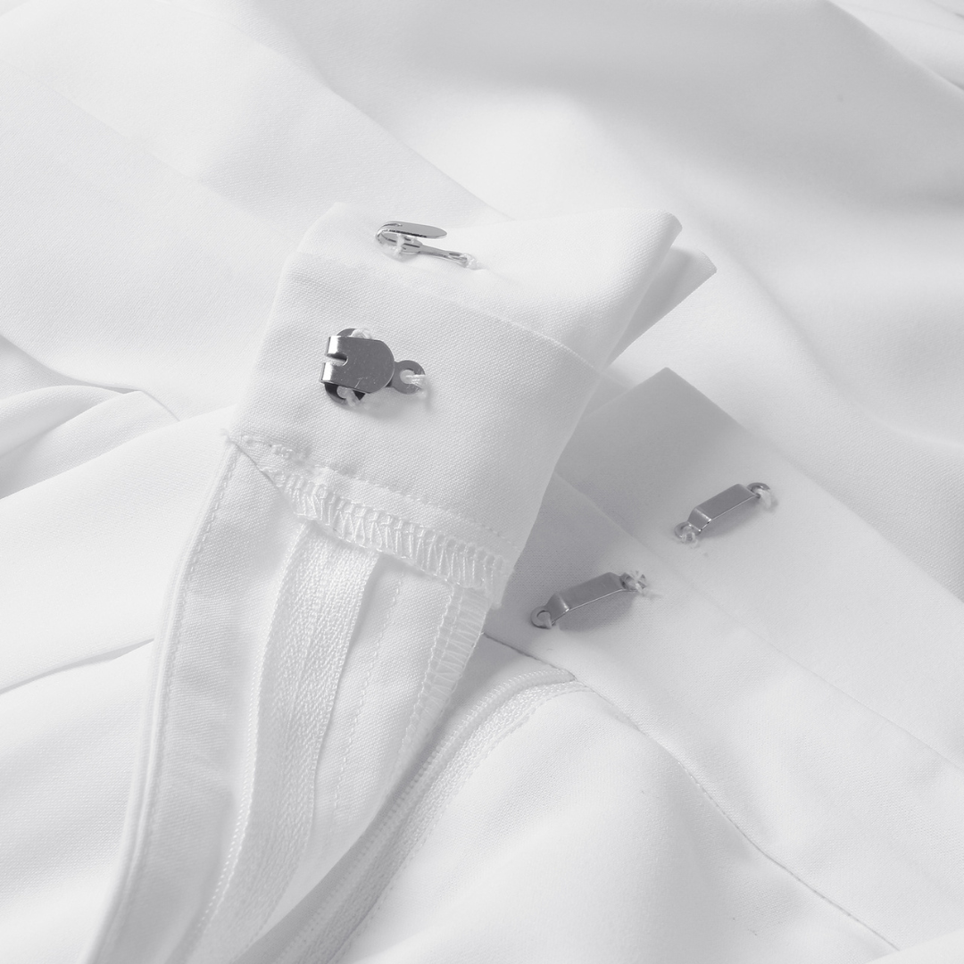 Weite Damen Stoffhose mit Bindegürtel