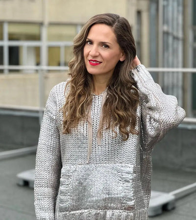 Verena | Kapuzenpullover in Silber mit Strickfolie
