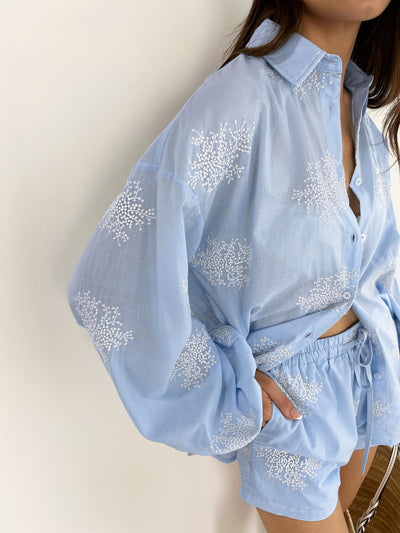 Zweiteiliger Damen Sommer-Shorts-Set mit Pflanzenstickerei