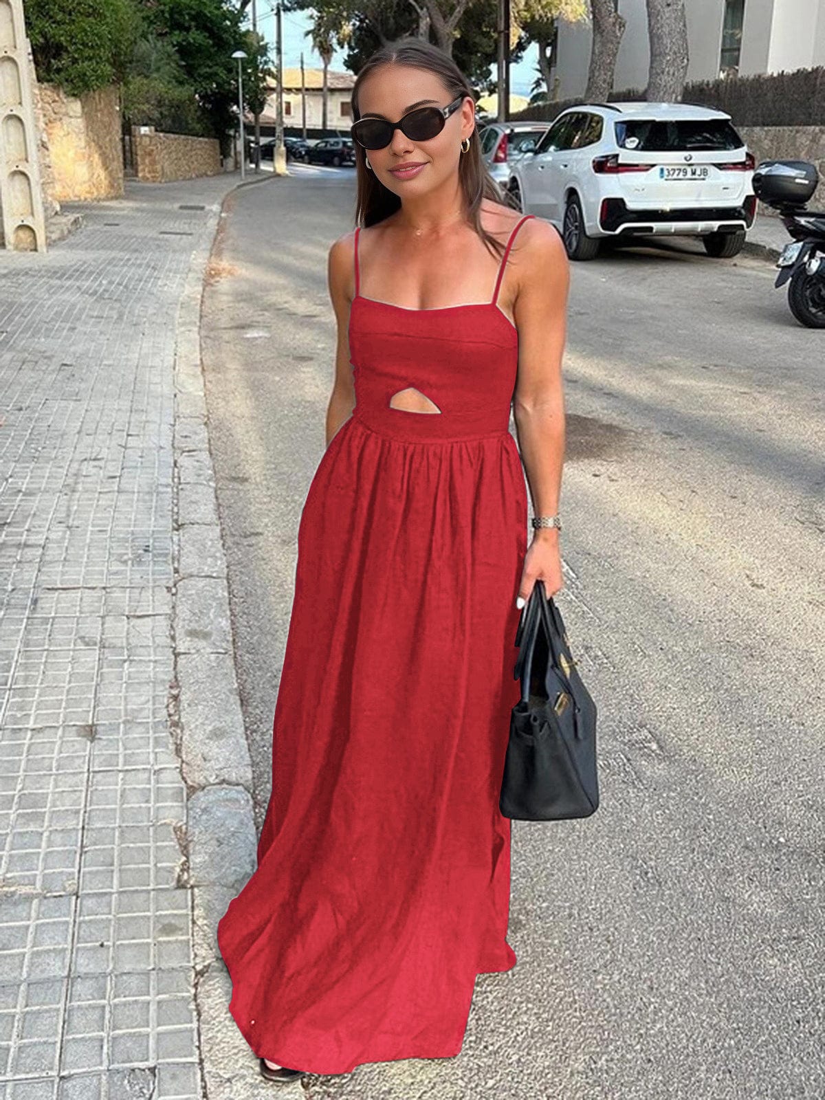 Benedikta | Ärmelloses Maxi-Kleid aus Leinen mit Cut-Out-Detail und Spaghettiträgern