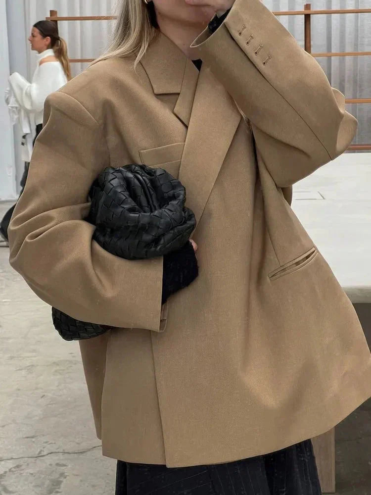 Iolanda | Klassisches und stilvolles Sommerkleidungsstück