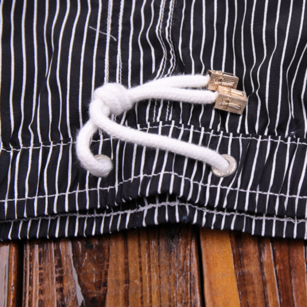 Marty | Trendige gestreifte Badeshorts mit schnelltrocknendem Material