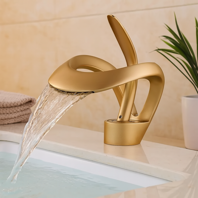 Moderner Wasserfall-Badezimmerhahn – Chrom-Einhebel-Waschtischhahn mit skulpturalem Design