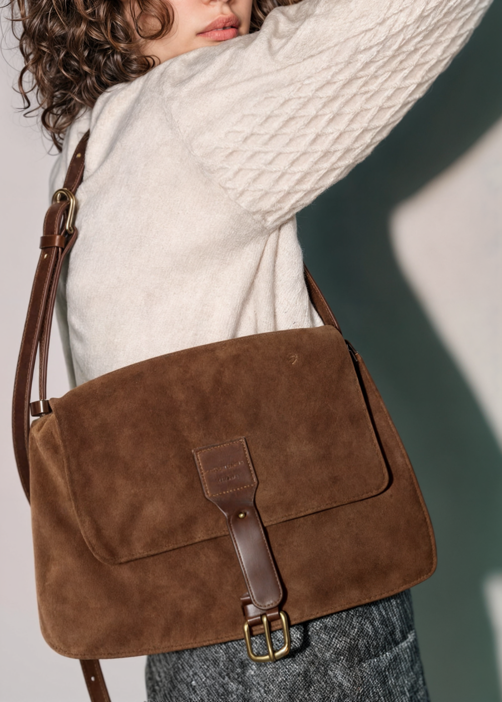 Umhängetasche Damen Wildleder – Vegane Crossbody Tasche Braun Kompakt