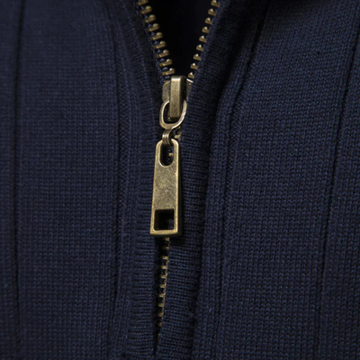 Eleganter Strickpullover mit halbem Reißverschluss