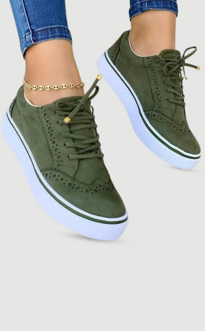 Emi | Klassische Schwarze Plateau-Turnschuhe