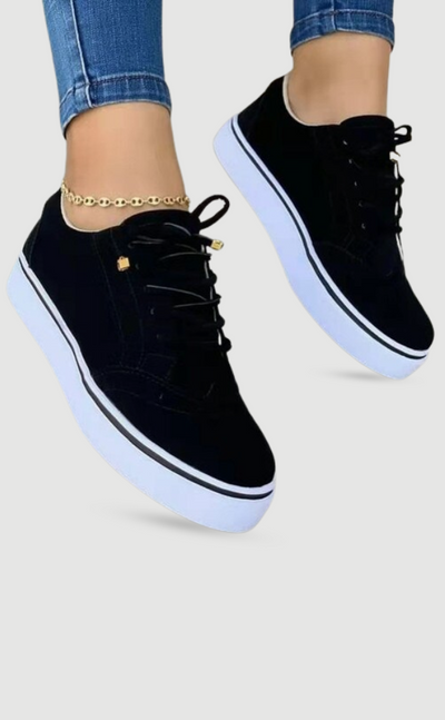 Emi | Klassische Schwarze Plateau-Turnschuhe