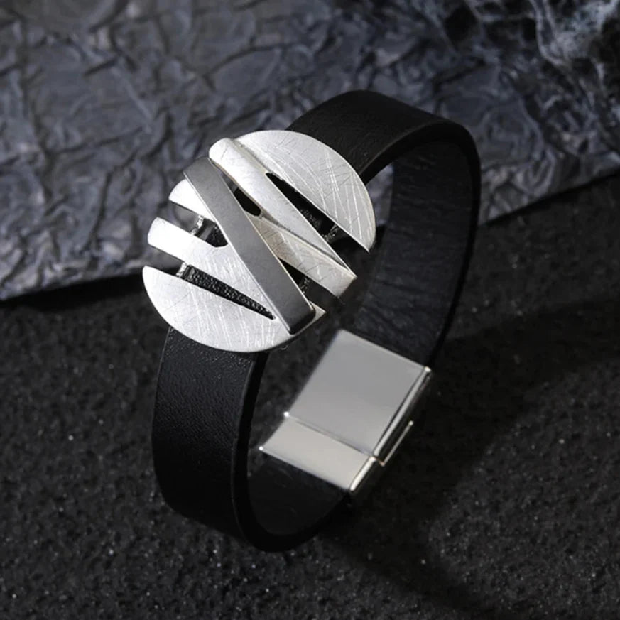 Modisches Damen Armband mit Magnetverschluss aus Leder und Metall