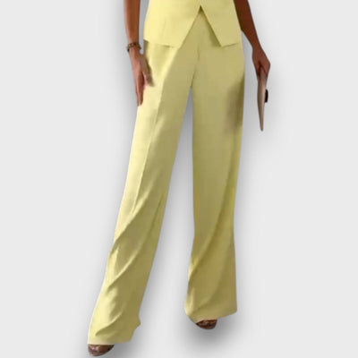 Milia – Damenanzug mit Weste und weitem Bein