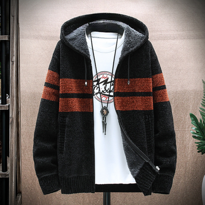 Gestreifter Herren Hoodie für modernen Komfort