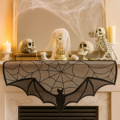 GothicLace Halloween Spitzen-Deko – Schwarzer Überwurf mit Fledermaus & Spinnennetz