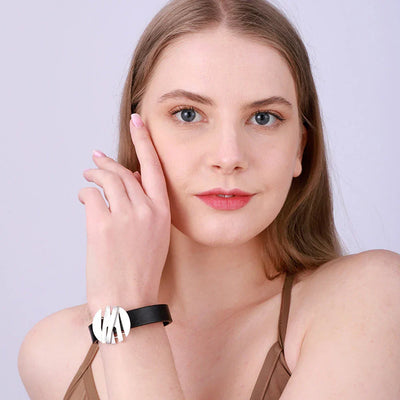 Modisches Damen Armband mit Magnetverschluss aus Leder und Metall