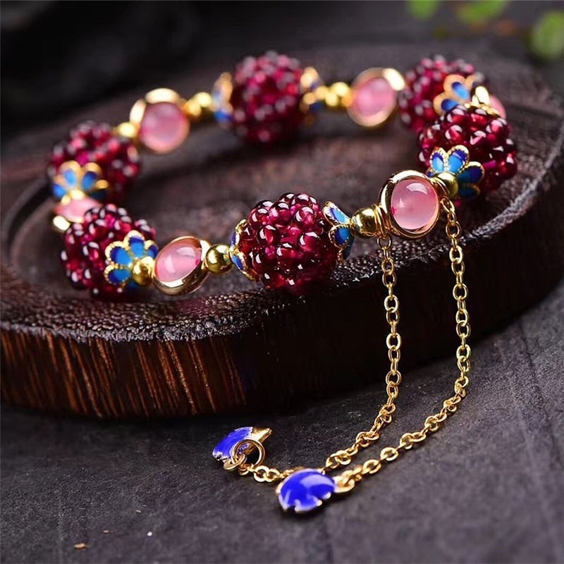 Armband aus Natursteinbeeren