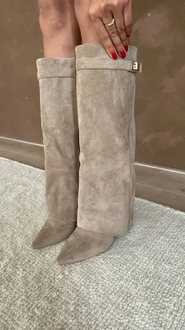 Damen Stiefel in Beige – Trendige Wildleder-Optik mit weitem Schaft