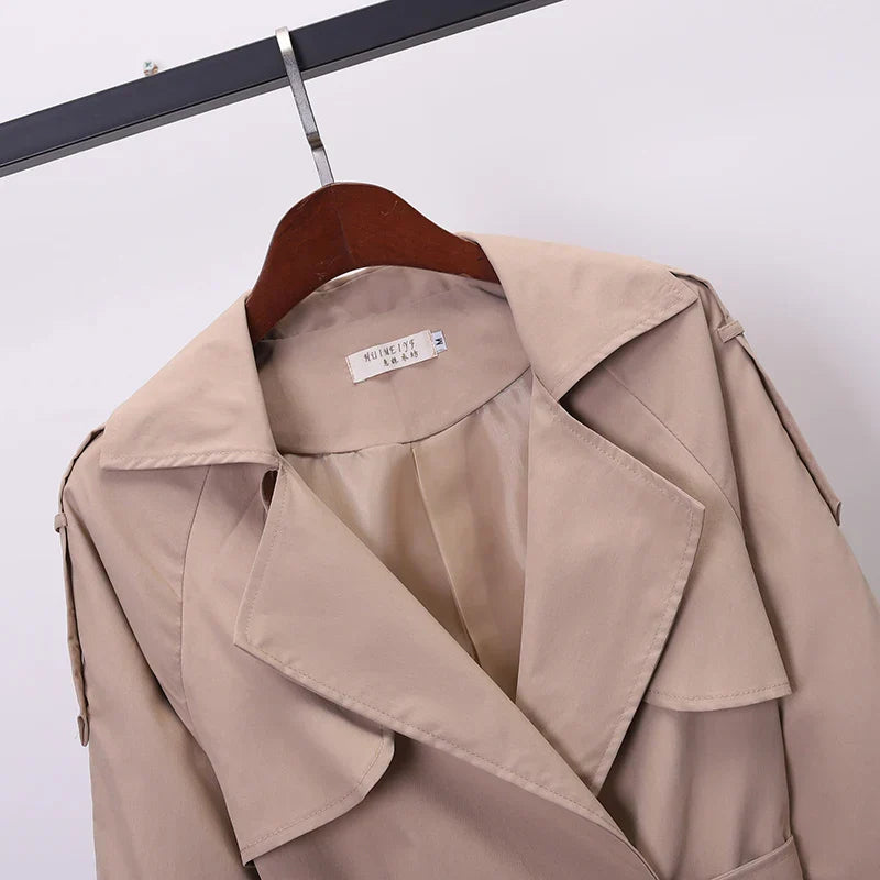 Molly | Eleganter schicker Trenchcoat traf Riem