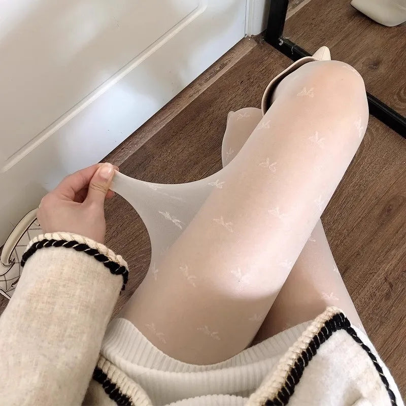 Leah | Modische Strumpfhosen mit Herz und Punktmuster