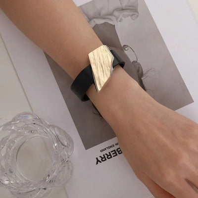 Geometrisches Damen Armreif Vintage Punk Style mit Magnetverschluss
