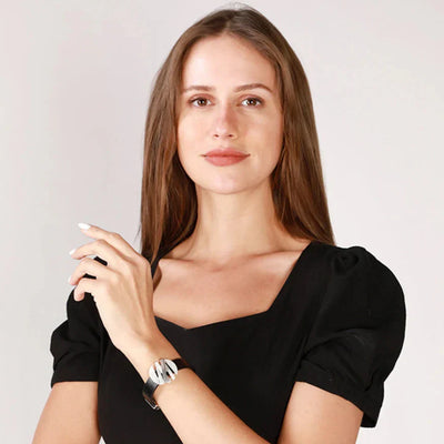 Modisches Damen Armband mit Magnetverschluss aus Leder und Metall