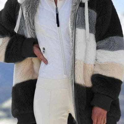 Hela | Flauschige Kapuzenjacke für Damen